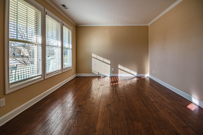 brown-wooden-parquet-tiled-empty-room-3284980